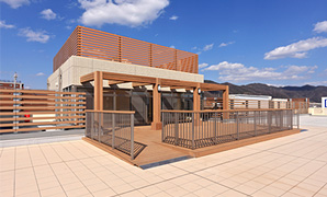 8階屋上デッキテラス